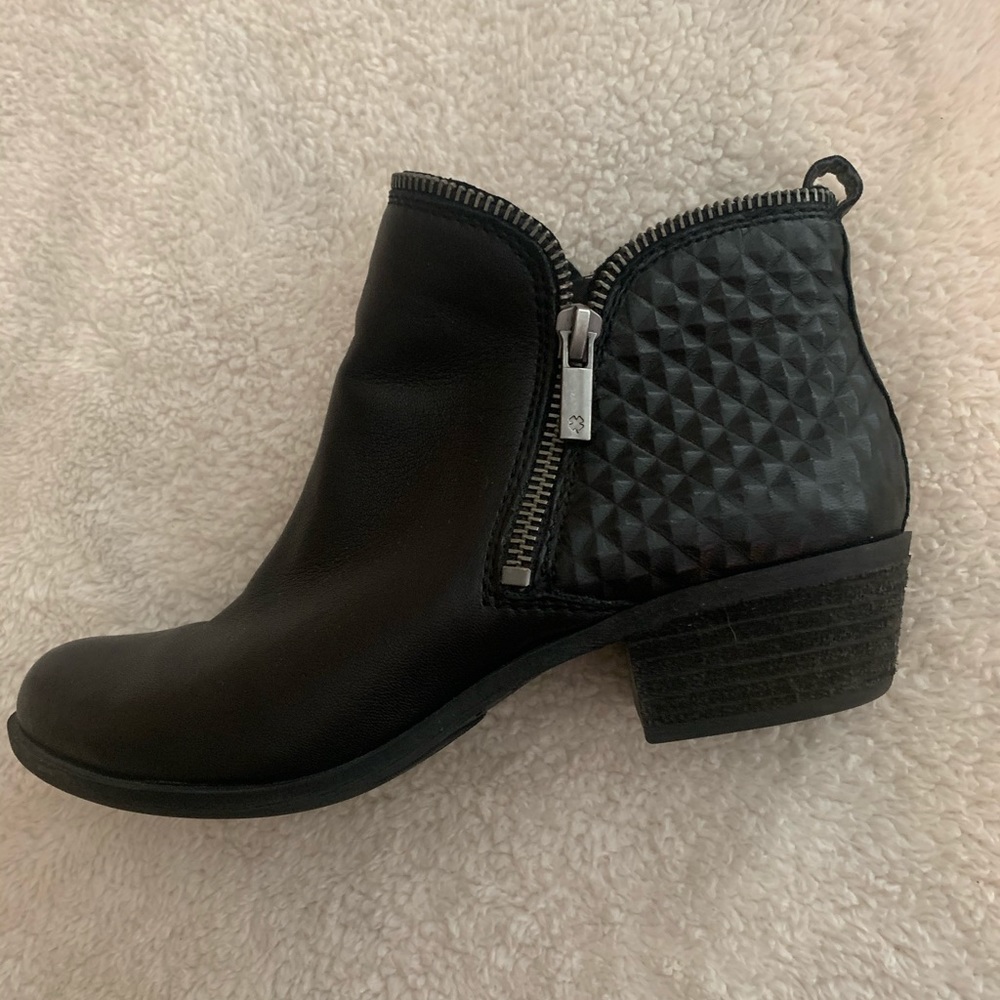 Steve Madden black booties